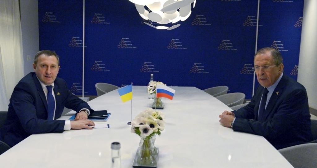 Pirmo reizi kopš krīzes sākšanās tikušies Krievijas un Ukrainas ārlietu ministri 