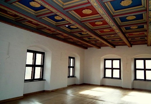 Neveicas ar Rātsnama iekārtošanu