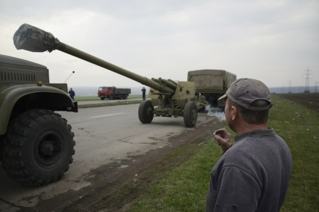 Doņeckā sākusies pretterorisma operācija; Austrumukrainas virzienā dodas tanki