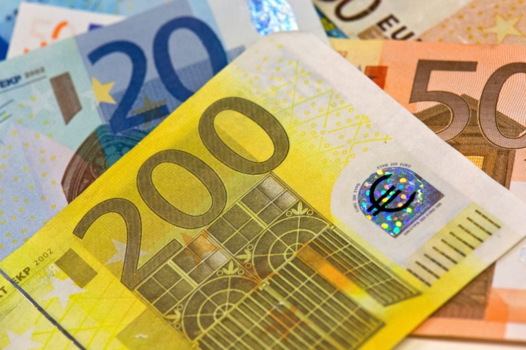 Eksperts: ECB vadītājam izdevās eiro cenu norunāt zemākos līmeņos 