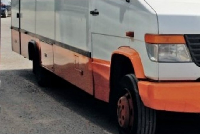 Degvielas tvertne satiksmes autobusam neesot nokritusi