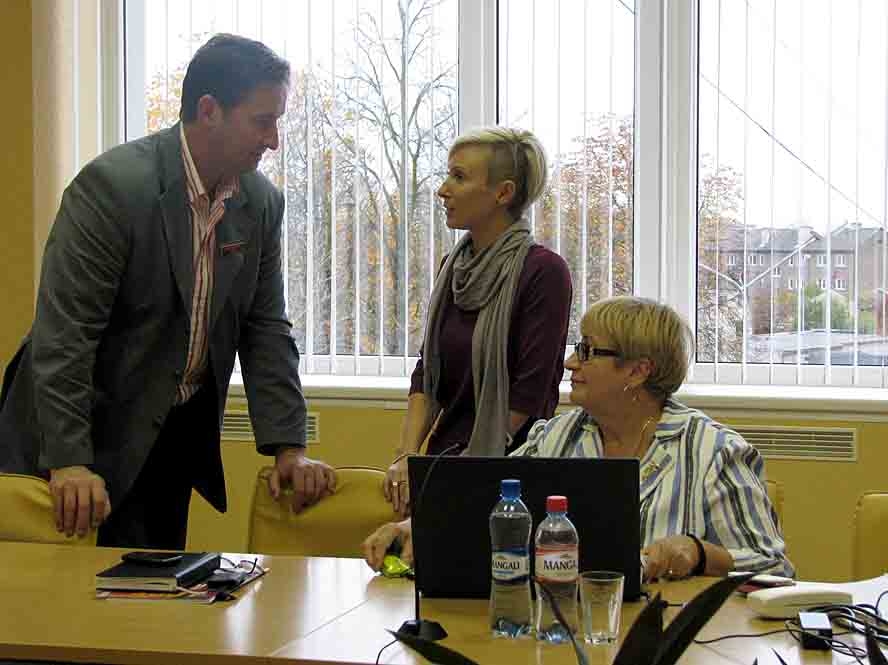 Vērtēs pedagogu darbu