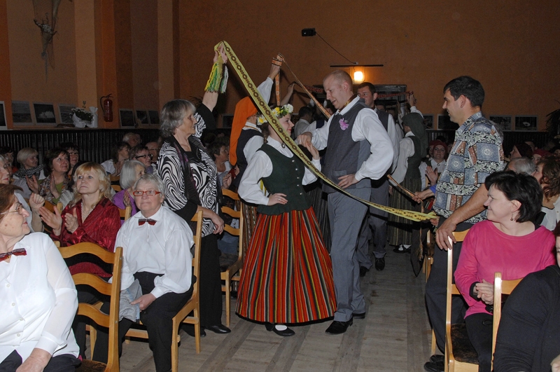 FOTO: Deju kopa «Rundāle» svin gada jubileju