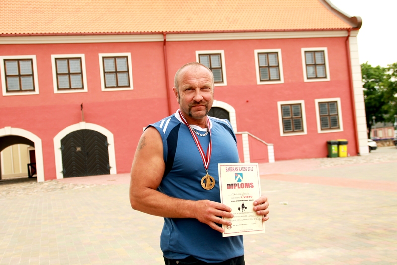 Nominācijās jaunas personības