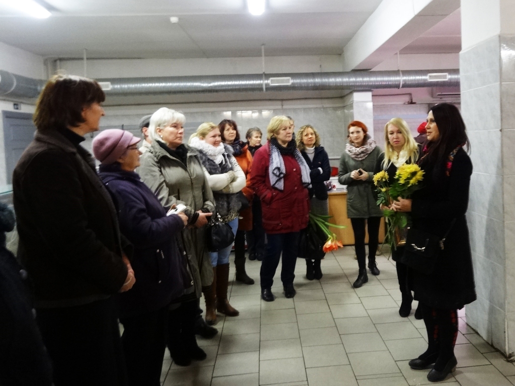Bauskas tirgus gaļas sektorā eksponē gleznas