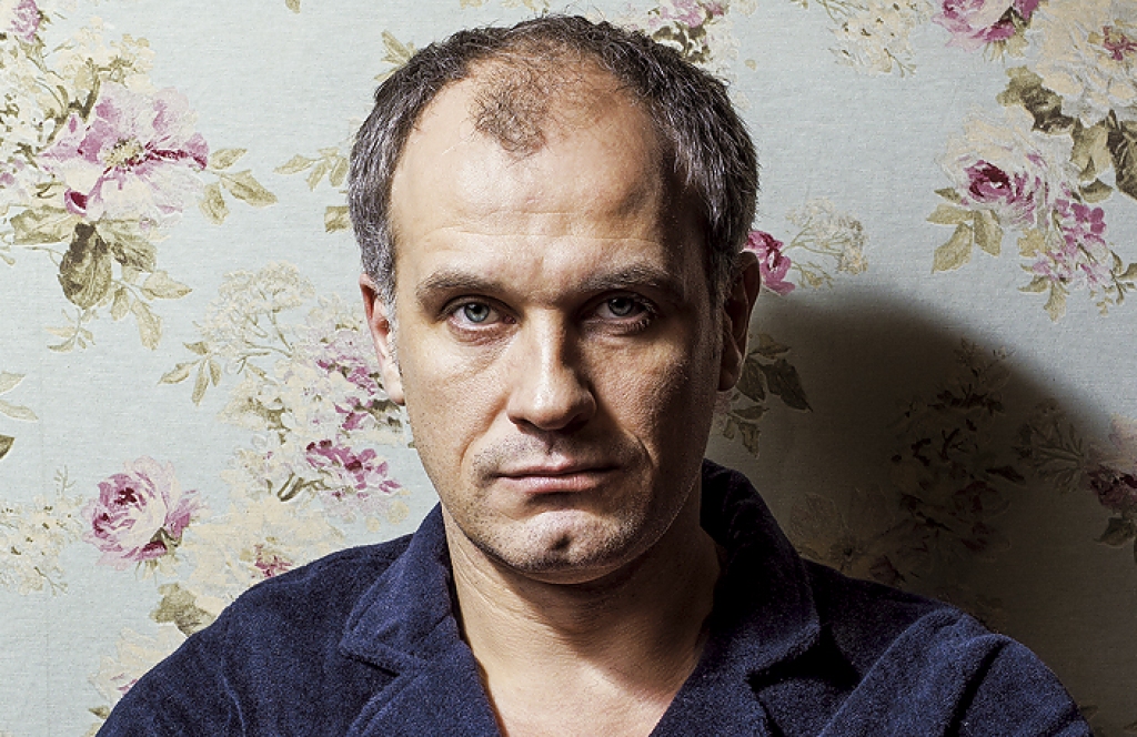 Keišs smejas