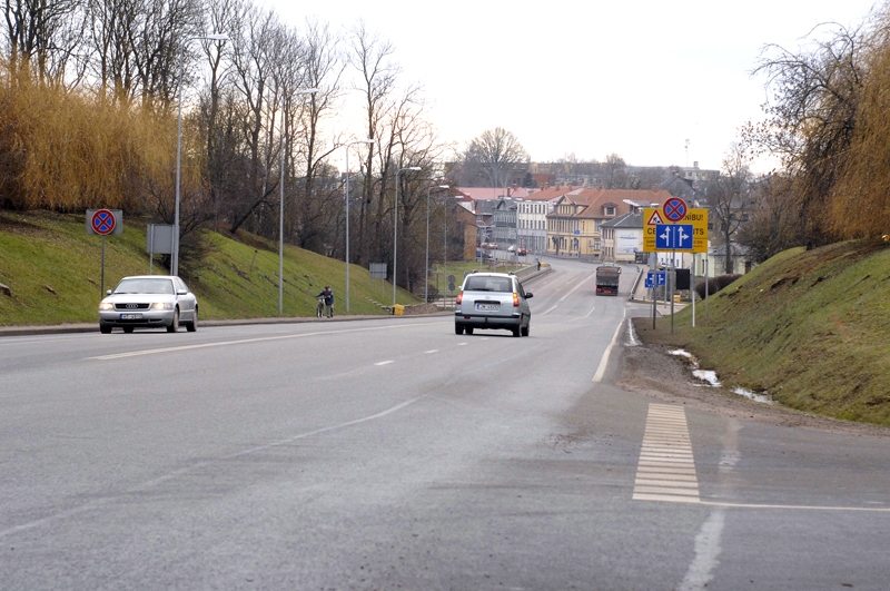 Uzstāda pirmo radaru