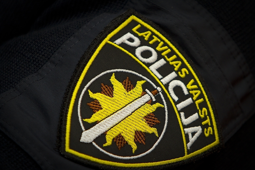 Vecumniekos naktī apzagts veikals