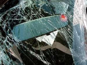 Iecavā avarē traktors un divi automobiļi