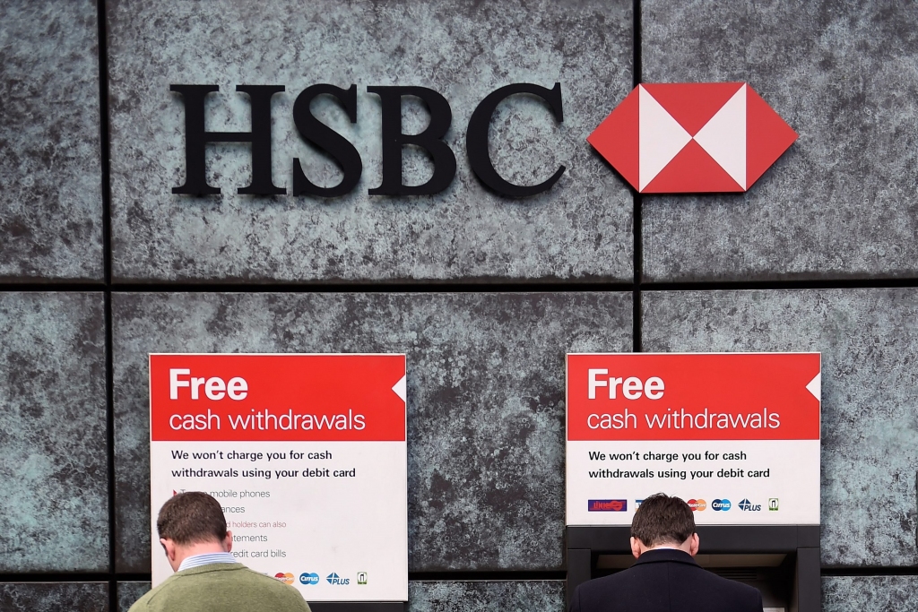 Banku gigants HSBC palīdzējis tūkstošiem bagātnieku izvairīties no nodokļiem