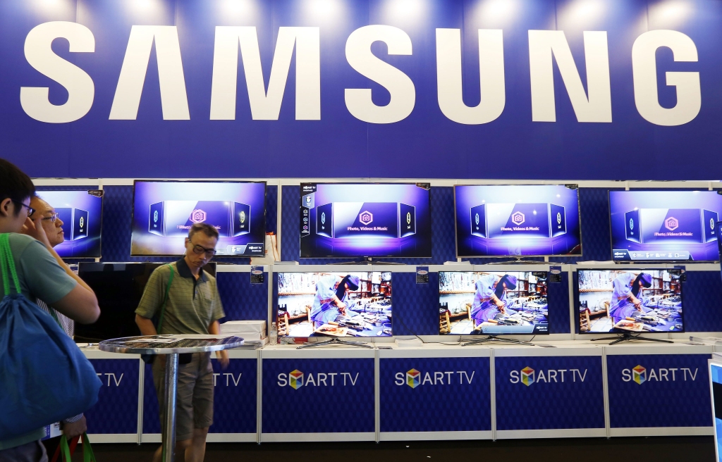Samsung brīdina par viedajiem televizoriem, kas noklausās sarunas