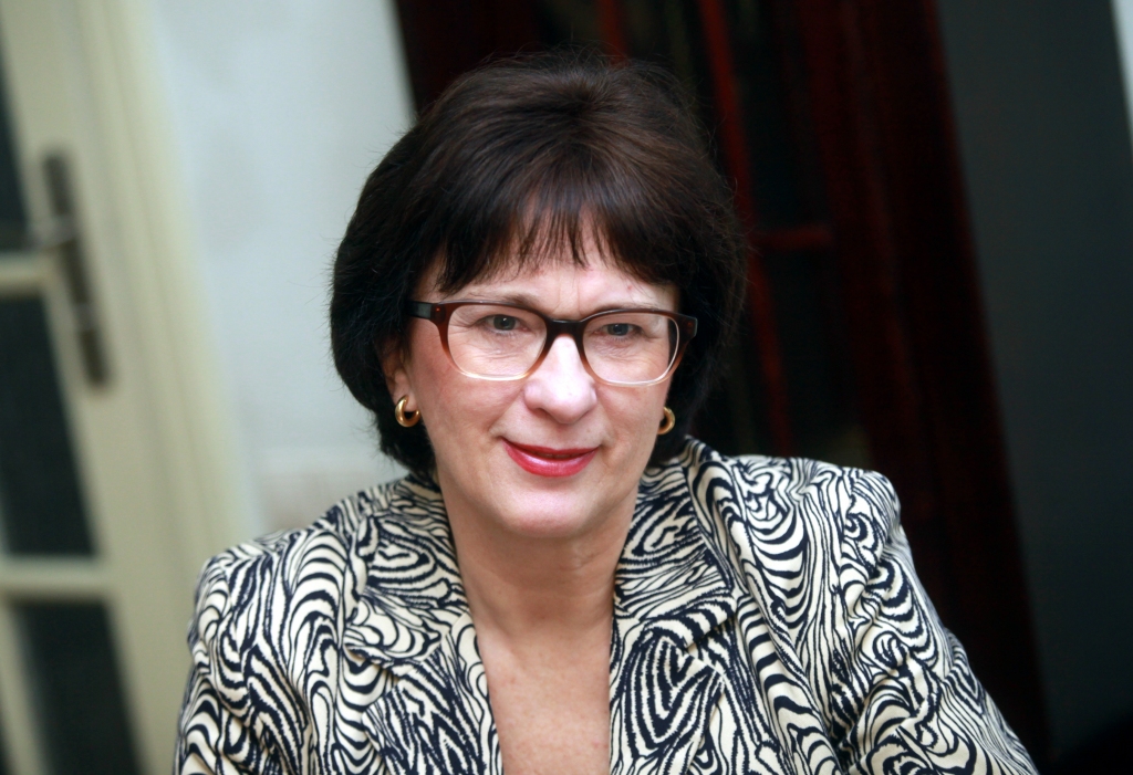 Uz prezidenta amatu gatava kandidēt arī EP deputāte Kalniete