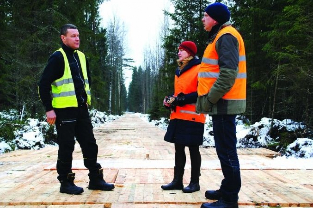 Koksni izvedīs pa koka ceļu 
