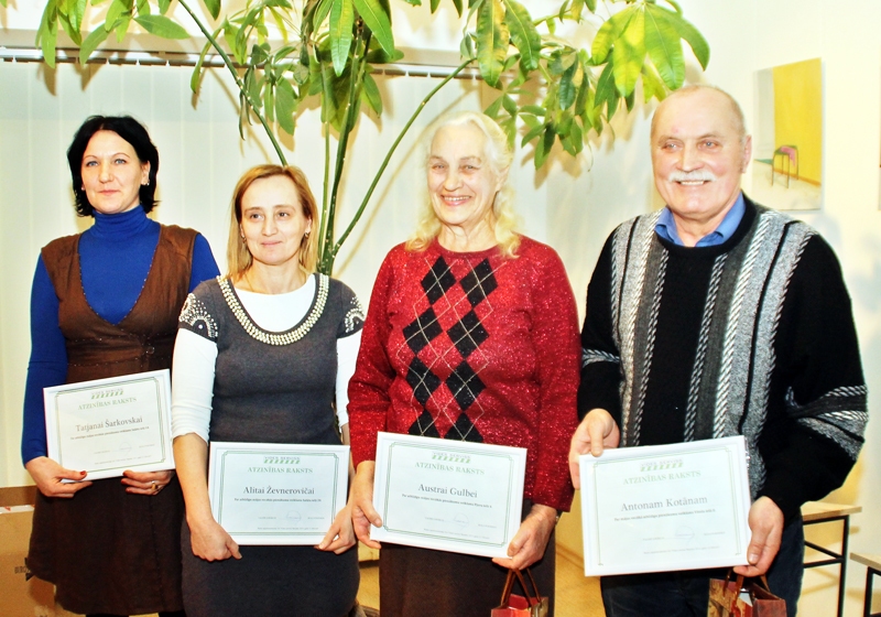 Godina centīgākos māju vecākos