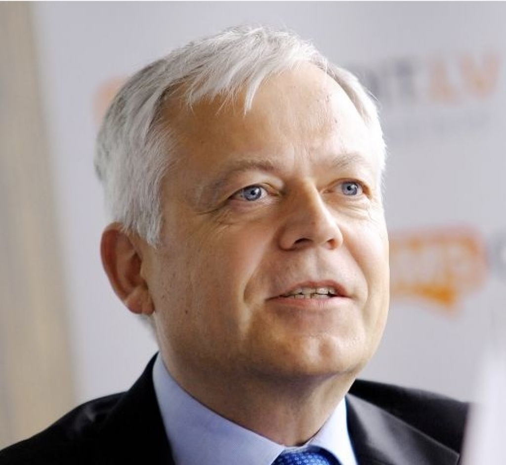 Amatpersonu valoda tikpat kļūdaina kā sabiedrībai kopumā