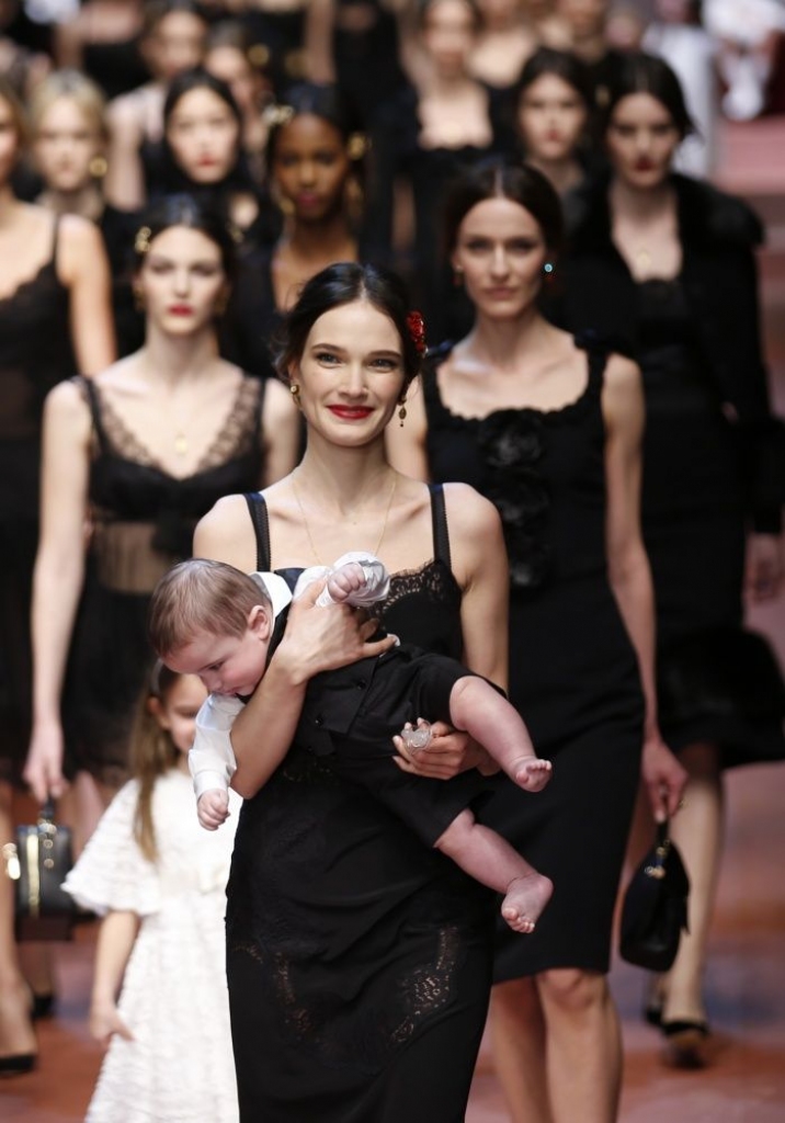 Modes nama Dolce & Gabbana sirsnīgais veltījums mammām