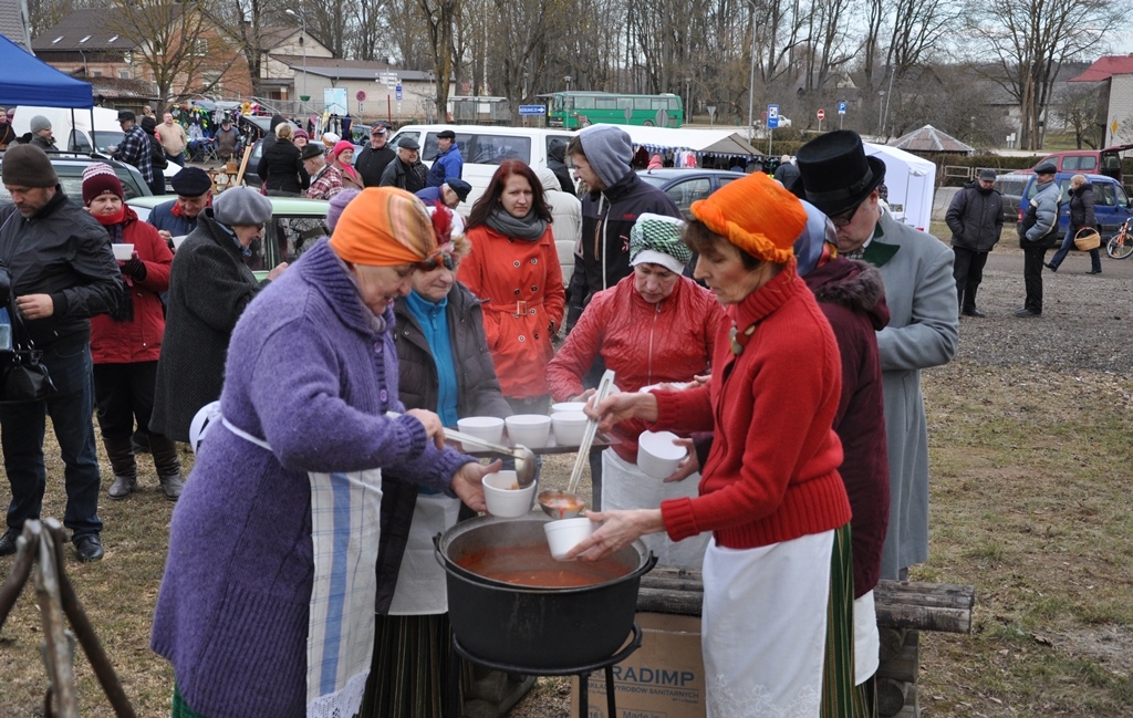 Vecumniekos vāra gardu «krāmu zupu»