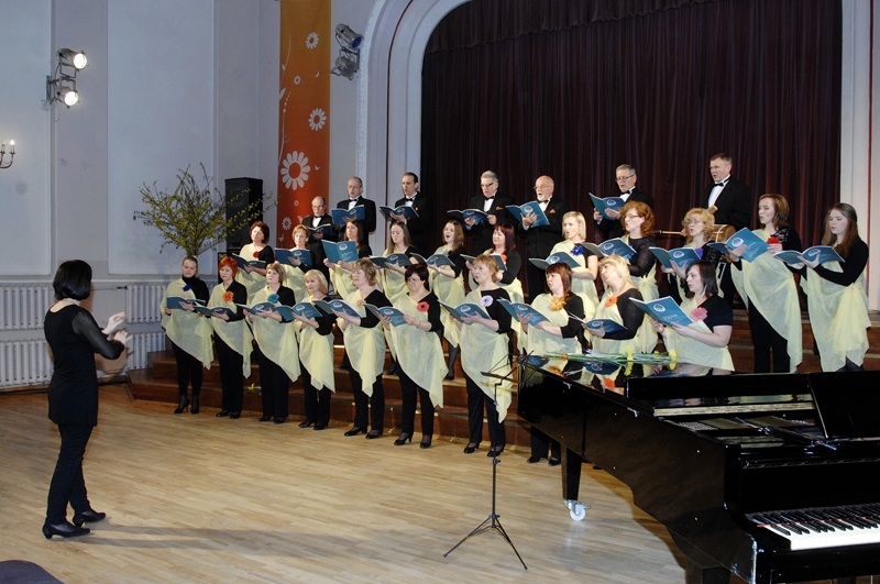 Dziedātāju sirdīm jāgavilē