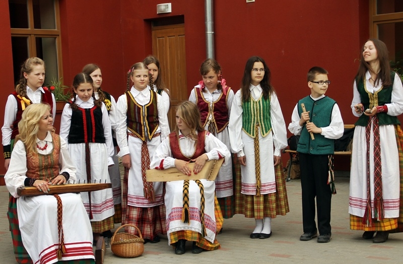 FOTO: Pieredzes apmaiņā Bauskā tiekas vietējās rokdarbnieces ar lietuvietēm