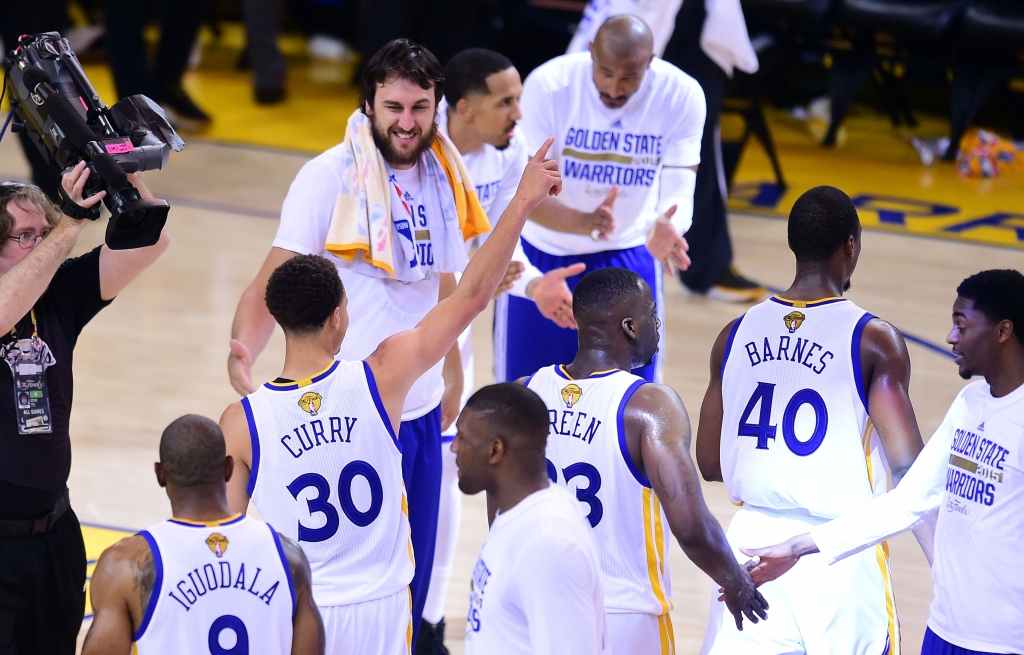 Warriors basketbolisti pēc 40 gadu pārtraukuma kļūst par NBA čempioniem