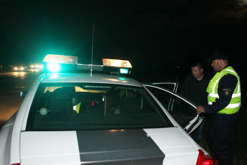 Policija atgādina par masveida reidiem Līgo svētku laikā