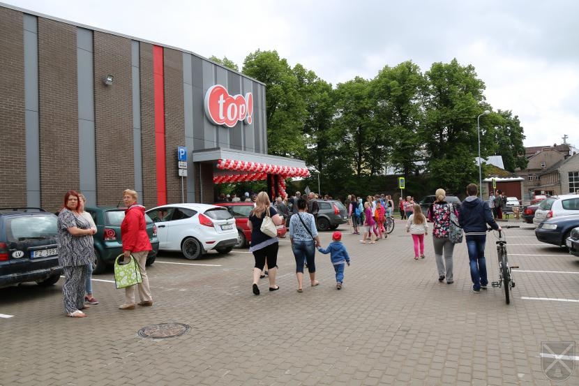 Iecavā atklāj lielveikalu «top!»