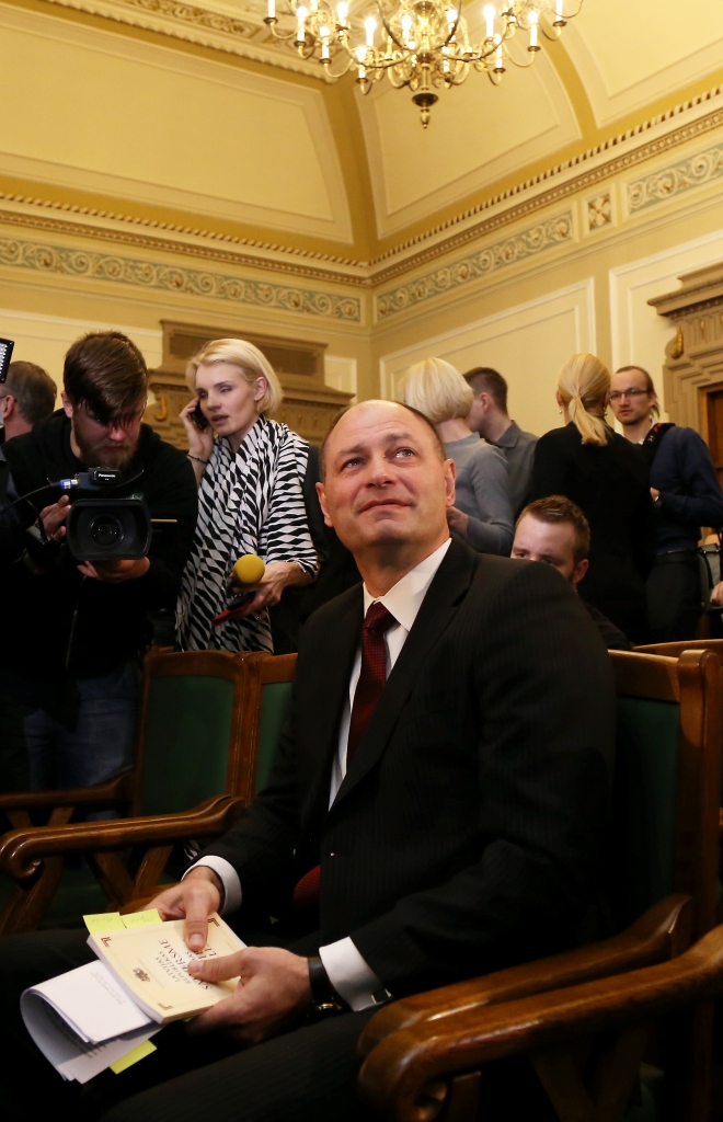 Saeimas deputāts Liepiņš tiesā skaidro novēlotos precizējumus deklarācijās un noliedz vainu