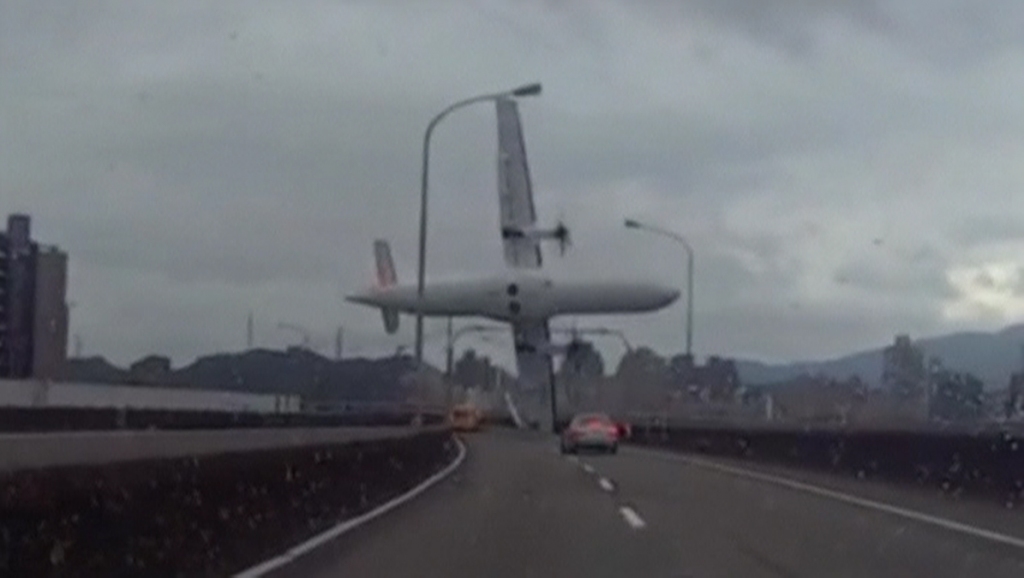 TransAsia katastrofas izmeklēšana atklāj nepiedodamu pilota kļūdu
