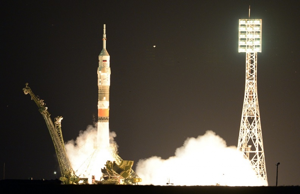 Kosmoskuģis Sojuz ar trim astronautiem sasniedzis Starptautisko Kosmosa staciju