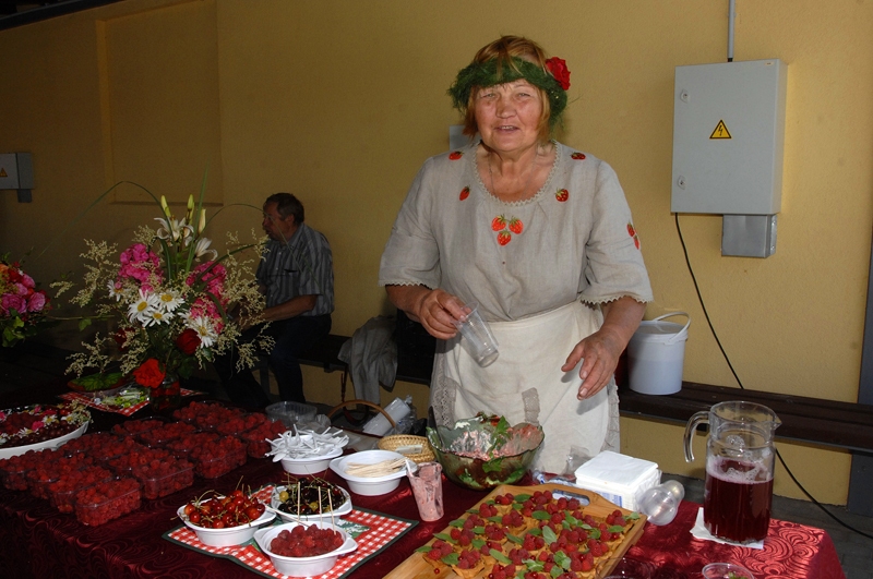 FOTO: Rundālē līksmi aizritējusi Annas diena