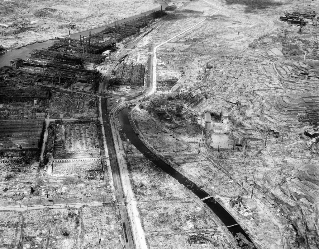 FOTO: 70 gadi kopš sprādziena. Nagasaki toreiz un tagad