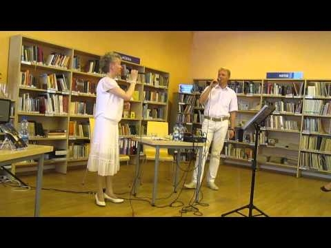 Marita Snipke un Kaspars Krastiņš Misas bibliotēkā