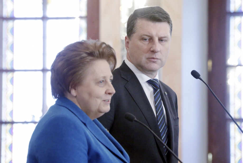 Straujuma demisionē; kā pēcteci iesaka Kozlovski (papildināts 16:05)