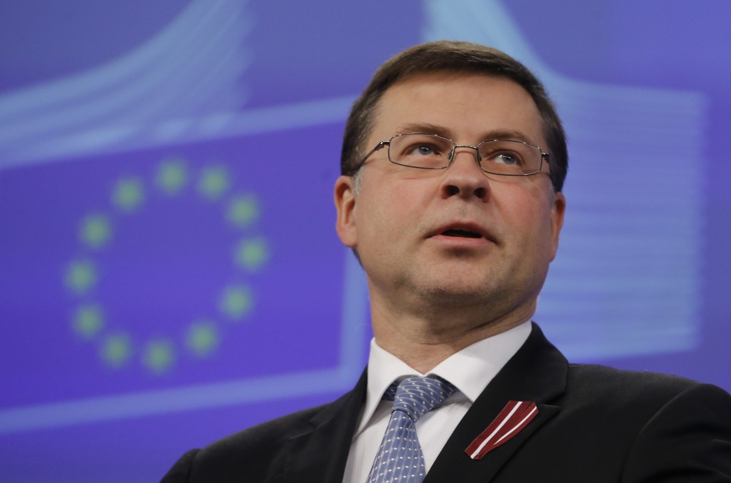 Dombrovskis Ziemassvētkos aicina saglabāt līdzjūtību pret tiem, kuriem klājas sliktāk