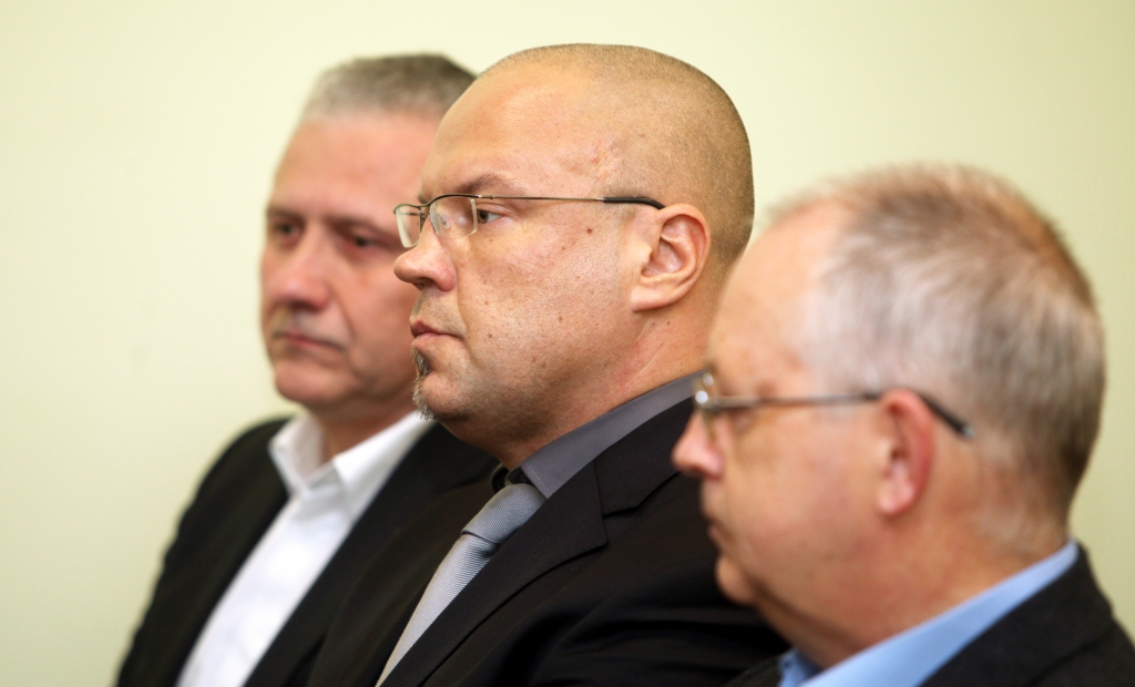 Papildināta - Latvenergo krimināllietā apsūdzētajiem Meļko un Livanovičam piespriež naudas sodus, bet Cvetkovu atzīst par nevainīgu