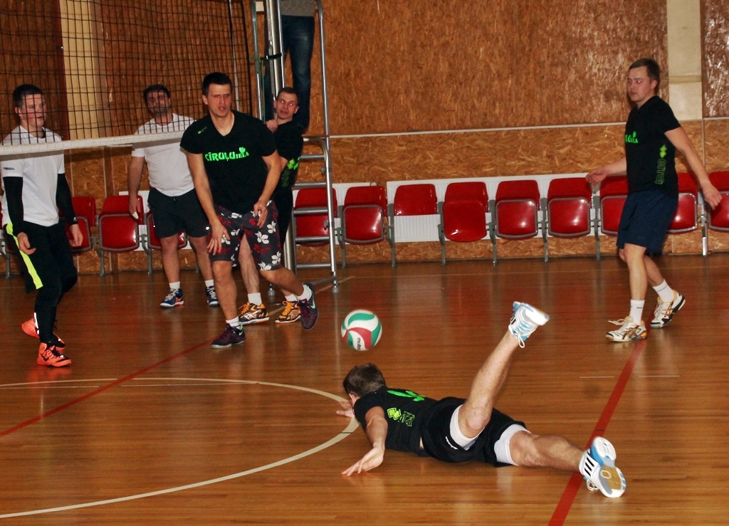 FOTO: Noskaidroti Vecumnieku novada atklātā volejbola čempionāta medaļu ieguvēji