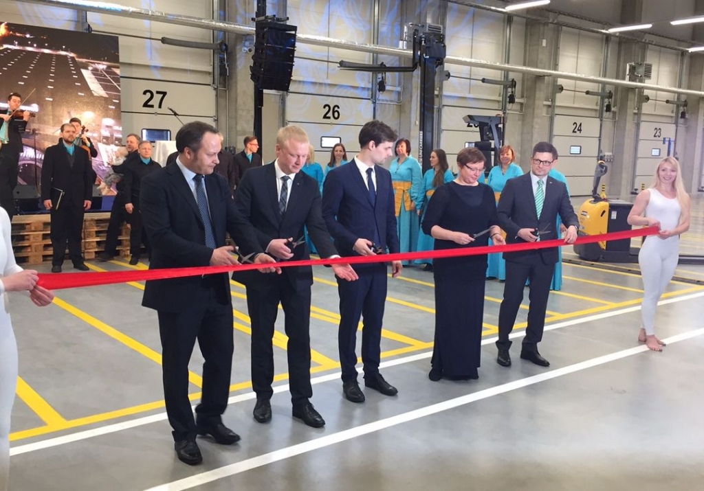 FOTO: Maxima Grupe atklāj 35 miljonus eiro vērto loģistikas centru Igaunijā