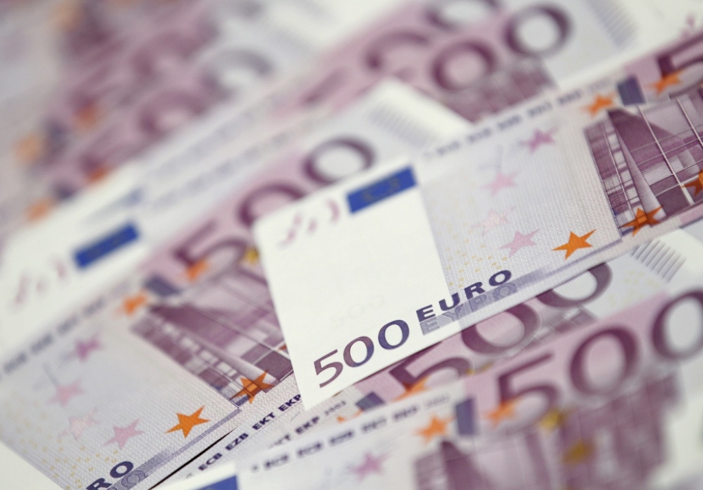ECB valdes loceklis: Banka drīzumā izlems par 500 eiro banknošu nākotni