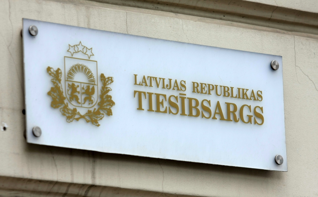 Komisijai patīk abi tiesībsarga kandidāti