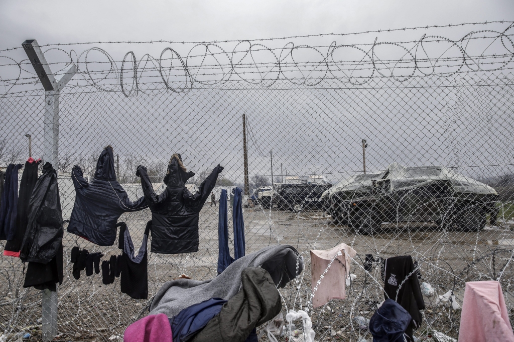 Maķedonija pilnībā slēdz robežu nelegālajiem imigrantiem