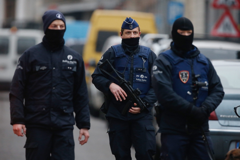 Policijas reidā Briselē aiztur Parīzes slaktiņā vainojamo Abdeslamu (papildināts 21:55)