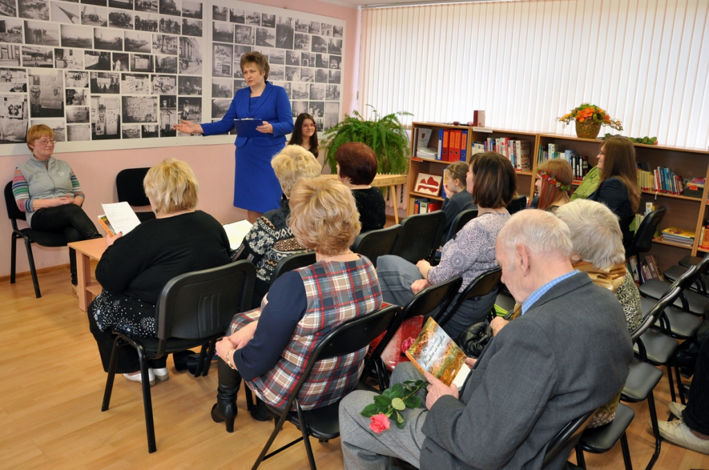 Gina Viegliņa-Valliete savu dzīvesstāstu atklāj Vallē