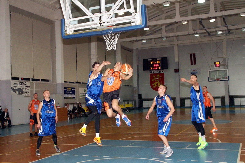 Basketbolisti piesakās finālam