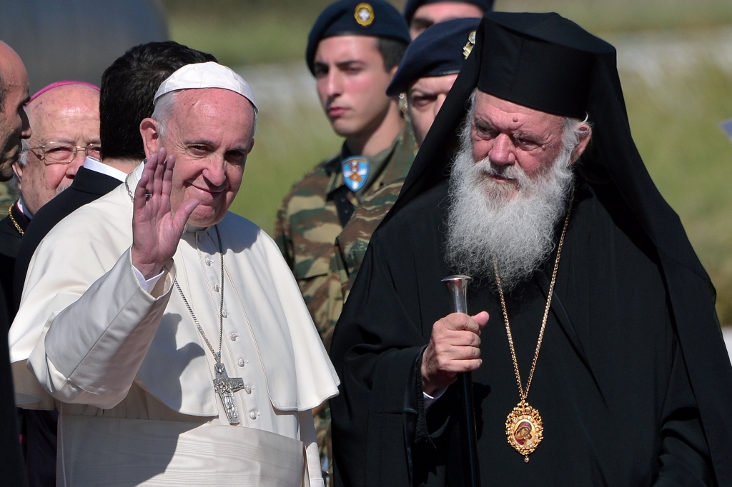 Pāvests ieradies Lesbas salā, lai tiktos ar bēgļiem; desmit ņems sev līdzi (papildināts 13:34)