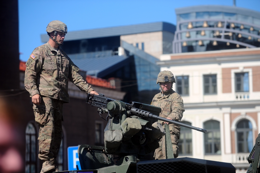 FOTO: ASV 2.kavalērijas pulka mācību maršs Dragoon Ride Rīgā