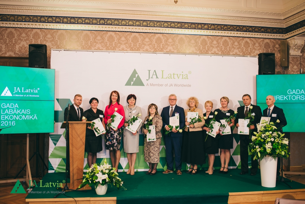 Apbalvoti Gada labākie ekonomikā 2016 