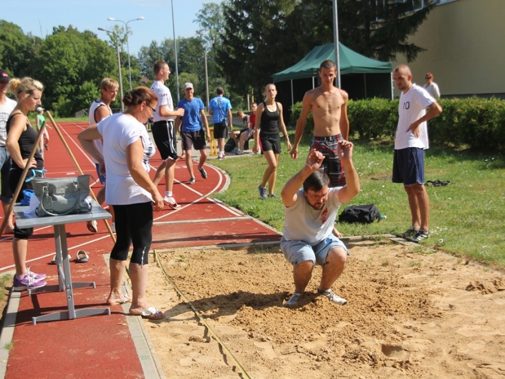 Vasaras sporta spēles, ielu basketbola un pludmales volejbola sacensības Rundālē