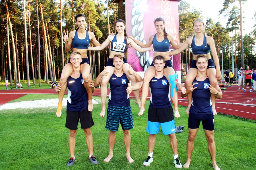 Karstumā un lietū izcīna Latvijas IV Olimpiādes medaļas
