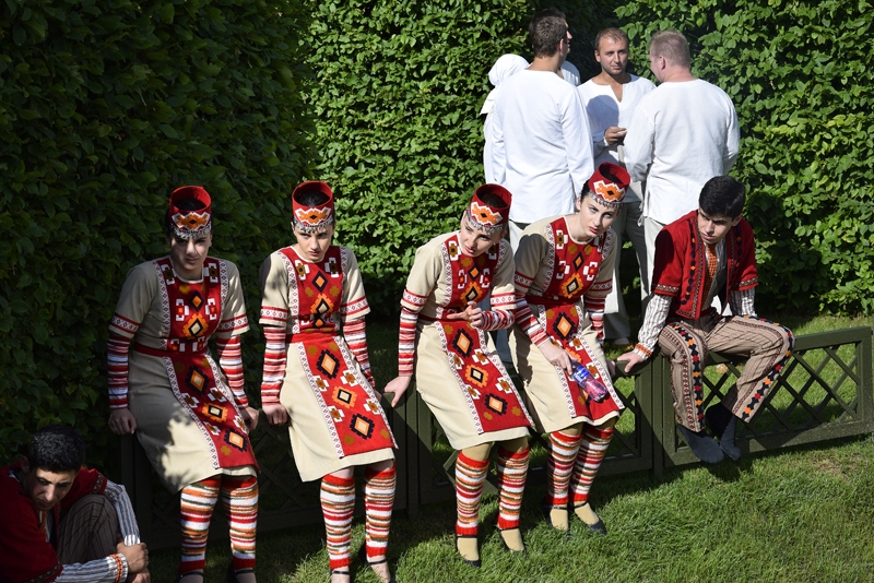 FOTO: Rundāles pils parkā tautas deju festivāls «Sudmaliņas»