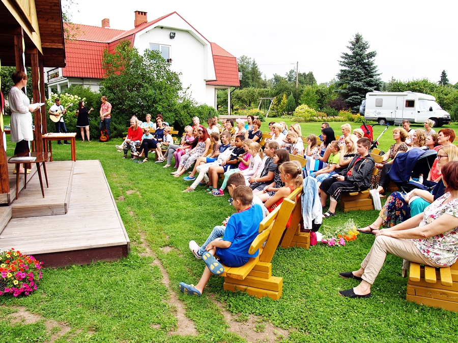 Mazi svētki katru dienu